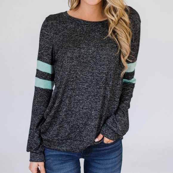 Tops - 🧜🏼‍♀️ Gray Top with Teal Striped Sleeve 🧜🏼‍♀️